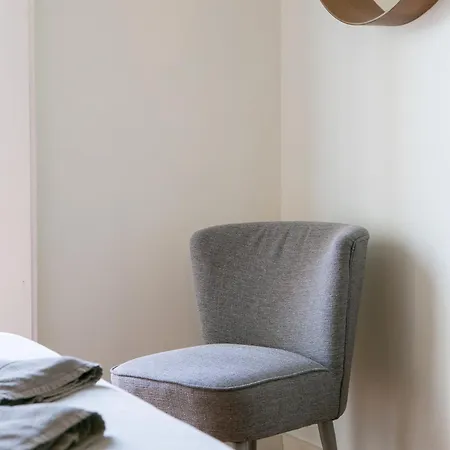 Spacious, Bright And Newly Renovated 2 Bedroom Apartment, Historical Center, Madragoa 아파트 리스본