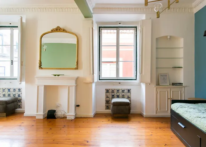 Spacious, Bright And Newly Renovated 2 Bedroom Apartment, Historical Center, Madragoa Διαμέρισμα *