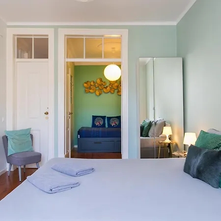 Apartment Spacious, Bright And Newly Renovated 2 Bedroom Apartment, Historical Center, Madragoa *