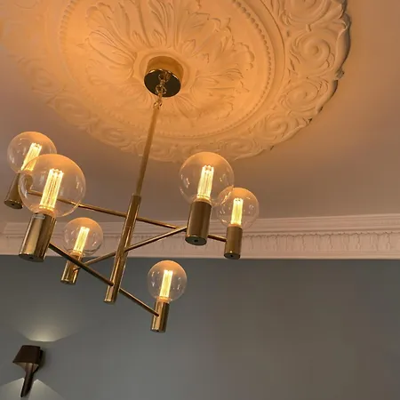 아파트 Spacious, Bright And Newly Renovated 2 Bedroom Apartment, Historical Center, Madragoa 리스본