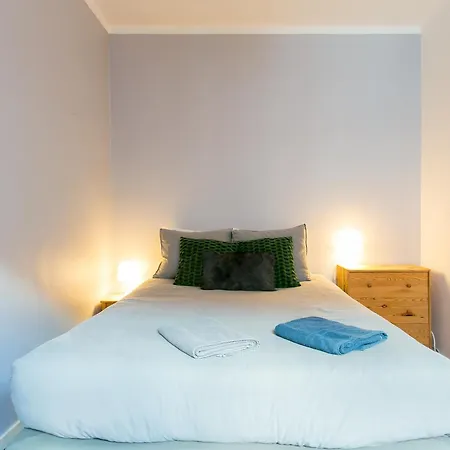 Spacious, Bright And Newly Renovated 2 Bedroom Apartment, Historical Center, Madragoa 아파트