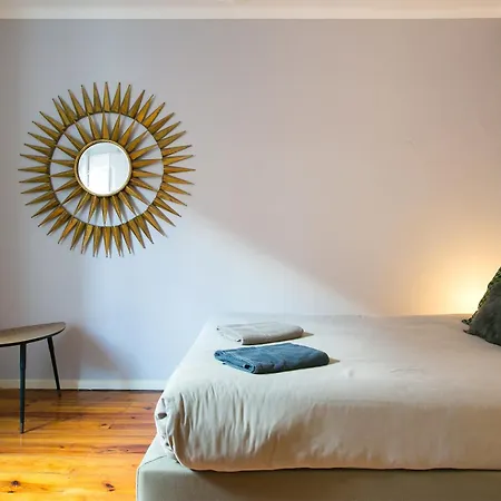 Spacious, Bright And Newly Renovated 2 Bedroom Apartment, Historical Center, Madragoa