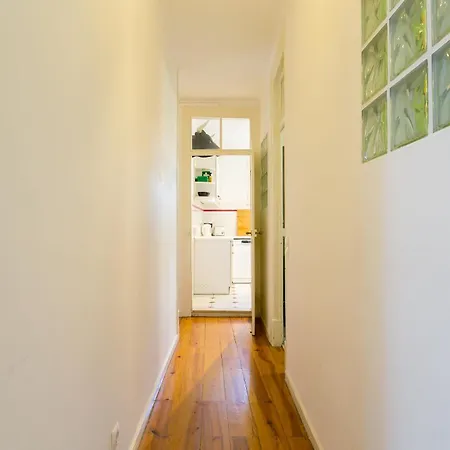 Spacious, Bright And Newly Renovated 2 Bedroom Apartment, Historical Center, Madragoa Apartment