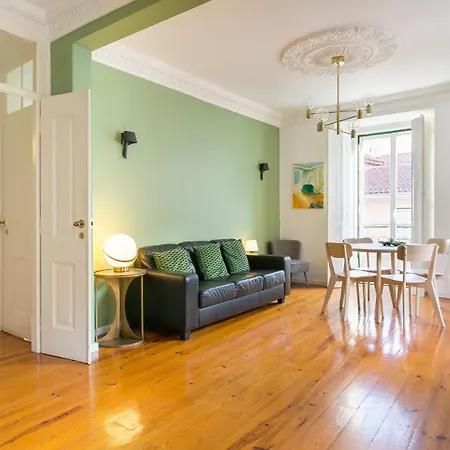 Spacious, Bright And Newly Renovated 2 Bedroom Apartment, Historical Center, Madragoa Apartment Lisbon