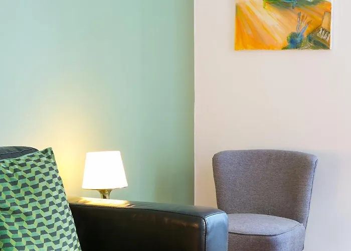 Spacious, Bright And Newly Renovated 2 Bedroom Apartment, Historical Center, Madragoa شقة *