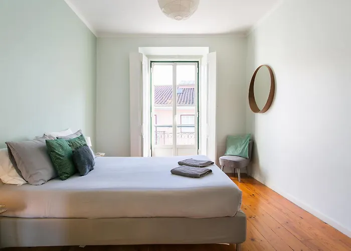 شقة Spacious, Bright And Newly Renovated 2 Bedroom Apartment, Historical Center, Madragoa