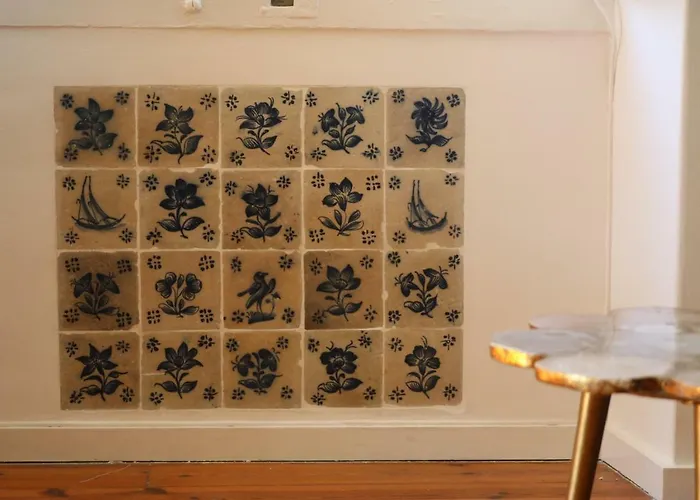 Spacious, Bright And Newly Renovated 2 Bedroom Apartment, Historical Center, Madragoa شقة