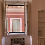 Spacious, Bright And Newly Renovated 2 Bedroom Apartment, Historical Center, Madragoa Lissabon