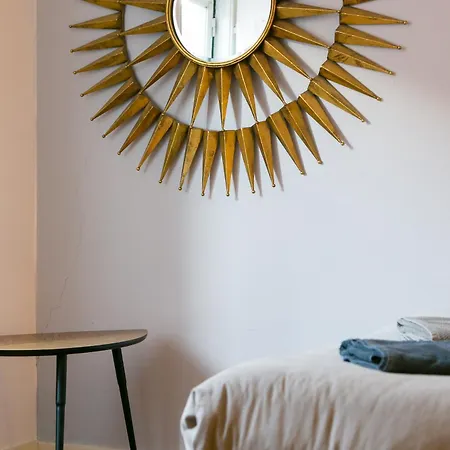 アパート Spacious, Bright And Newly Renovated 2 Bedroom Apartment, Historical Center, Madragoa リスボン