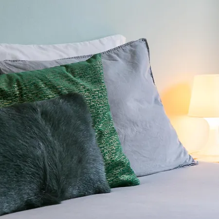 Spacious, Bright And Newly Renovated 2 Bedroom Apartment, Historical Center, Madragoa * リスボン